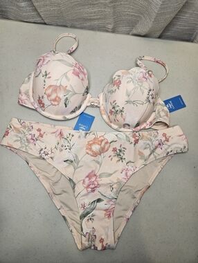 Cupshe Floral blossom Bikini 2 Piece New Underwire Large